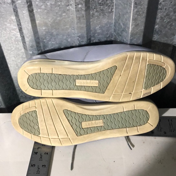 12 b/2a Easy Spirit light purple  tie up loafers. - Picture 3 of 4